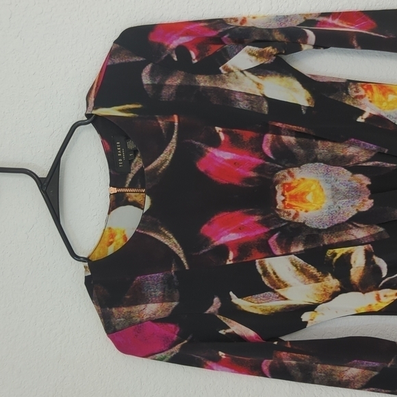 Ted Baker London Petal Print Twisted Knot Sheath Dress Small business cocktails - Picture 4 of 9